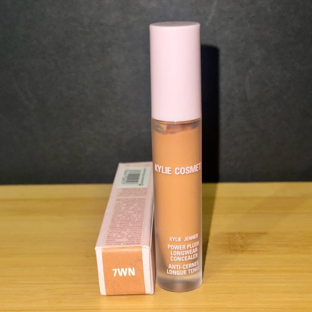 Kylie Cosmetics smooth blendable